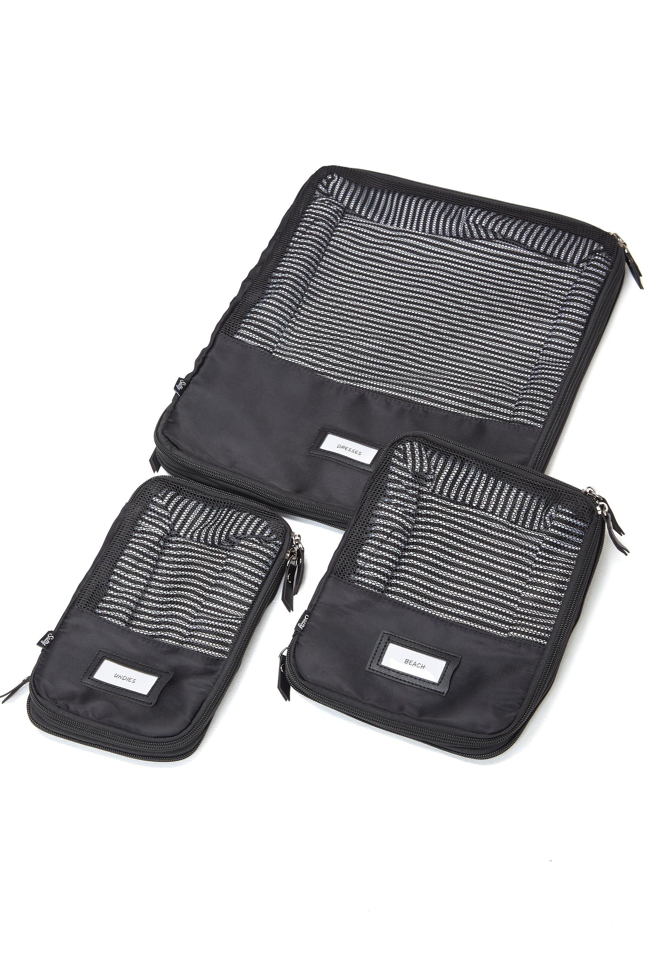 Save space in your suitcase with packing cubes